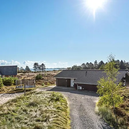 Casa vacanze 4 Bedroom Lovely In Romo Rømø Kirkeby