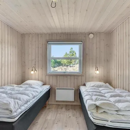 Casa vacanze 4 Bedroom Lovely In Romo